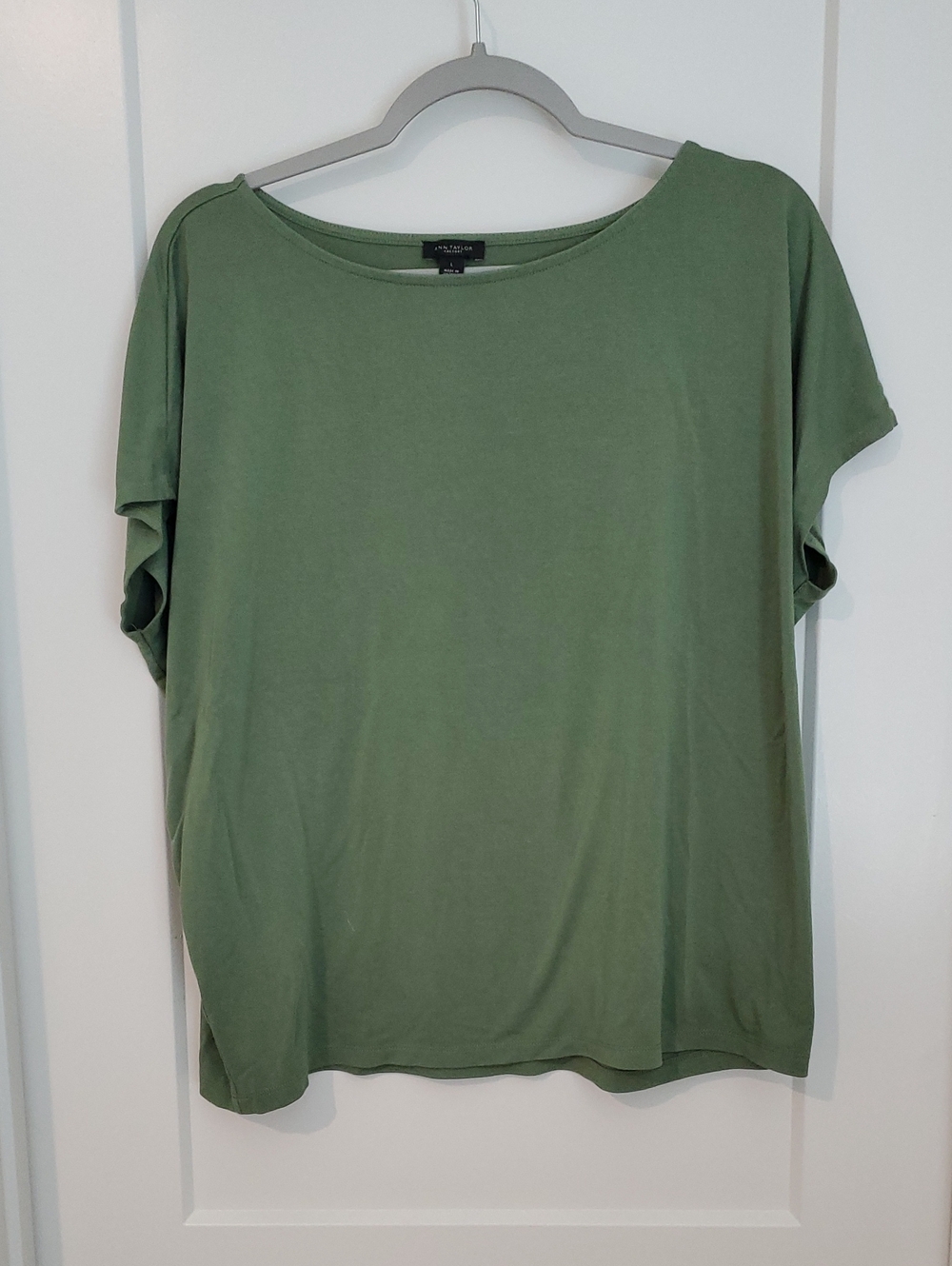 Ann Taylor Green Short Sleeve Tee Large